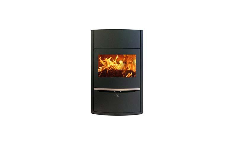 Produit phare de la gamme Color & Fire, le Mega L1 est un appareil qui présente d’innombrables avantages.  Tout d’abord, nos designers ont réussi le pari fou d’intégrer un grand corps de chauffe acceptant des bûches jusqu’à 50 centimètres dans un appareil aux dimensions raisonnables.  Notre Méga L1 est un condensé des technologies les plus modernes, à l’image de la triple combustion dont découle un rendement élevé, une puissance de chauffe maitrisée et une vitre propre (avec du bois sec). Il intègre égaleme